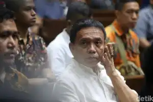 Irwandi Yusuf Akan Ziarah ke Makam Abu Tumin Begitu Tiba di Aceh