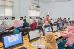 496 Calon Anggota PPK di Banda Aceh Ikut Tes CAT