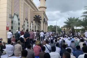 Buya Yahya Khatib di Masjid Haji Keuchik Leumik, Jemaah Membeludak