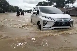 Banjir Aceh Utara, Akses Jalan Hanya Bisa Dilintasi Roda Empat