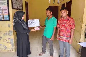 38 Warga Kampung Bulu Ara Aceh Singkil Terima BLT DD Tahap Akhir