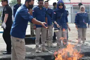Geledah Kamar Napi Jelang Nataru, Petugas Lapas Meulaboh Temukan Senjata Tajam
