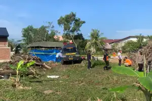 Keluarga Doa Bersama Jelang Pembongkaran Makam Tahanan BNNP Aceh