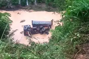 Truk Pengangkut Semen Masuk Jurang Aceh Tengah, Sopir Asal Lhoknga Meninggal Dunia