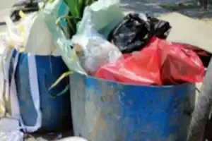 Tiga Pekan Lebih Sampah tak Diangkut, Warga Singkil Mengeluh
