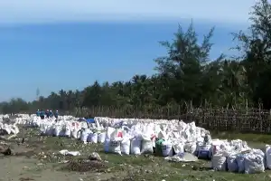 DPRK Aceh Barat Minta Perusahaan tak Alihkan Isu Pencemaran Batubara di Pantai