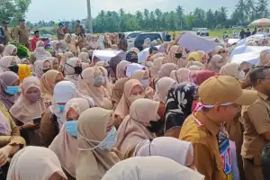 Tuntut Kepastian Pengangkatan PPPK, Ribuan Honorer Gelar Aksi di Kantor Bupati Aceh Utara